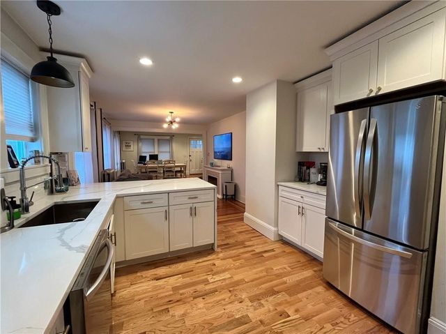 18 Apthorp Avenue, Newport, RI 02840