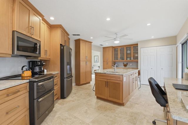 66 N CANAL DRIVE, Palm Harbor, FL 34684