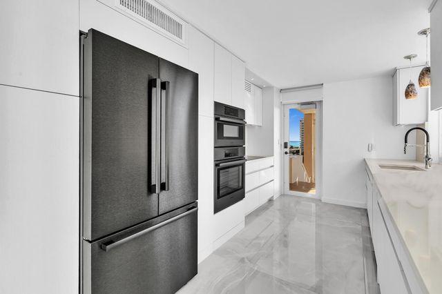 201 N Riverside Drive 802, Pompano Beach, FL 33062