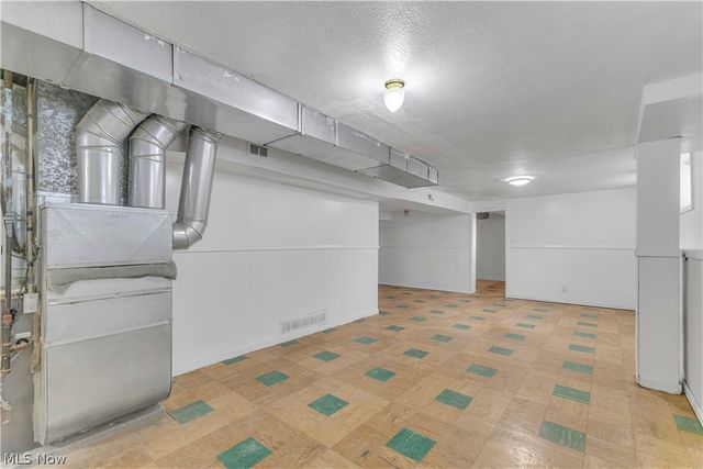 6800 Wilber Avenue, Parma, OH 44129