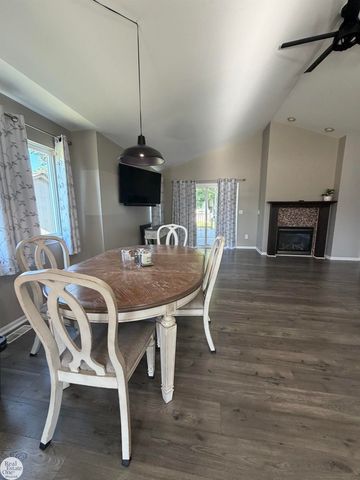 9515 Rachel Road, Algonac, MI 48001