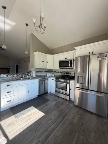 9515 Rachel Road, Algonac, MI 48001