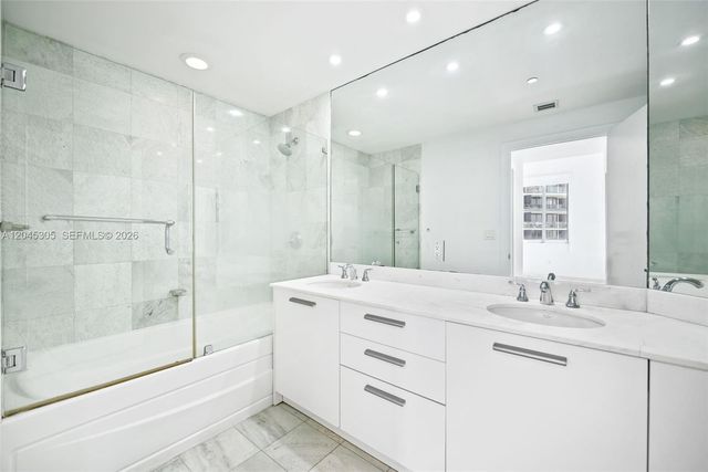 1050 Brickell Avenue 3314, Miami, FL 33131