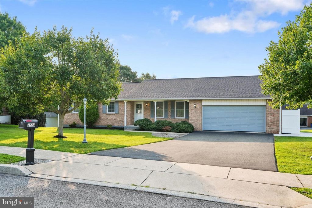 2586 CHERRY CT, GILBERTSVILLE, PA 19525 — exterior