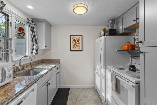371 Lancaster St 3, West Boylston, MA 01583