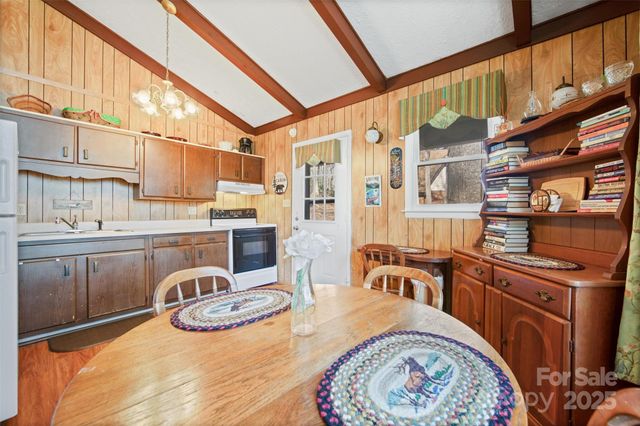 679 Locust Drive, Maggie Valley, NC 28751