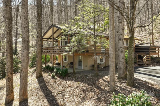 679 Locust Drive, Maggie Valley, NC 28751