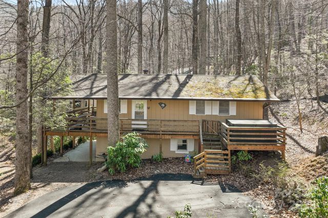 679 Locust Drive, Maggie Valley, NC 28751