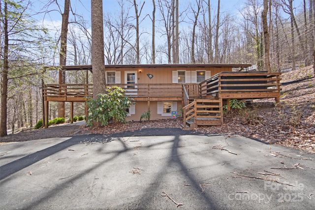 679 Locust Drive, Maggie Valley, NC 28751