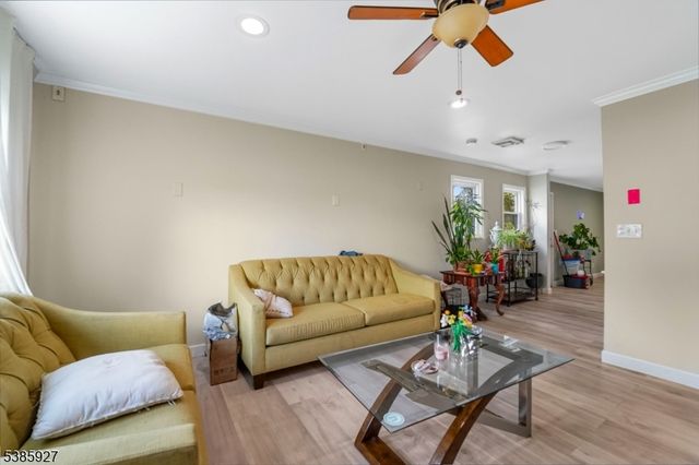 122 3Rd St, Middlesex Boro, NJ 08846