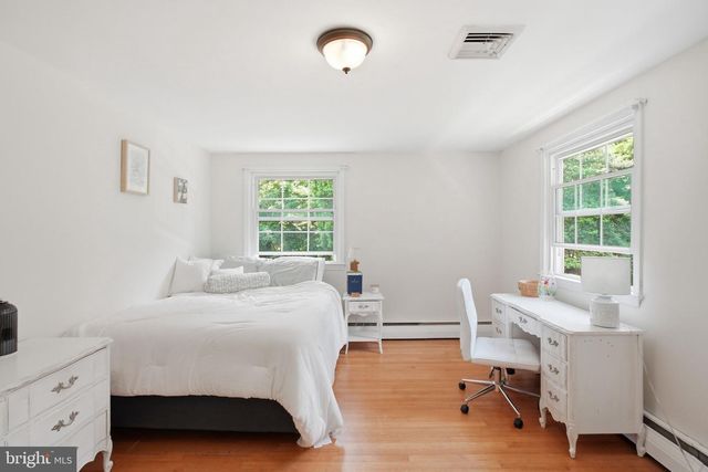 2402 HICKORY HILL RD, Chadds Ford, PA 19317
