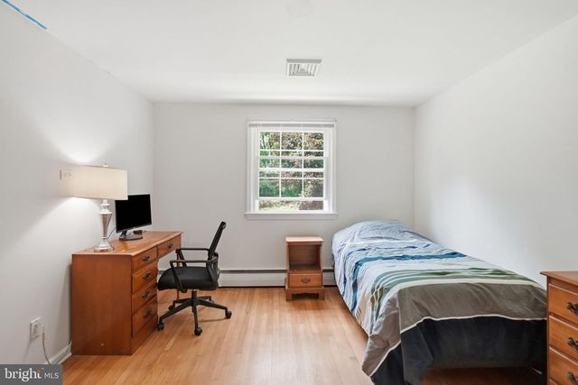 2402 HICKORY HILL RD, Chadds Ford, PA 19317