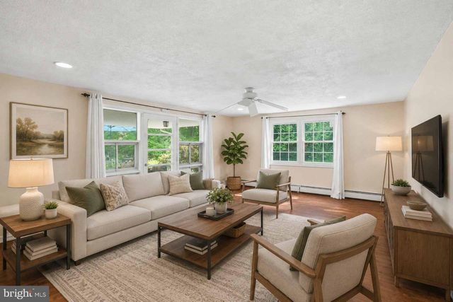 2402 HICKORY HILL RD, Chadds Ford, PA 19317