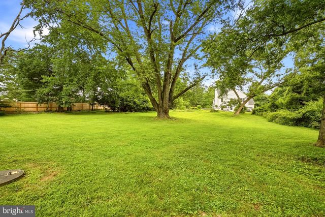 2402 HICKORY HILL RD, Chadds Ford, PA 19317