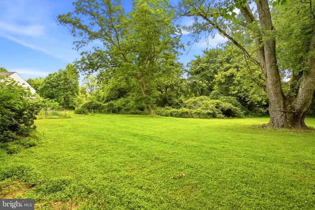 2402 HICKORY HILL RD, Chadds Ford, PA 19317