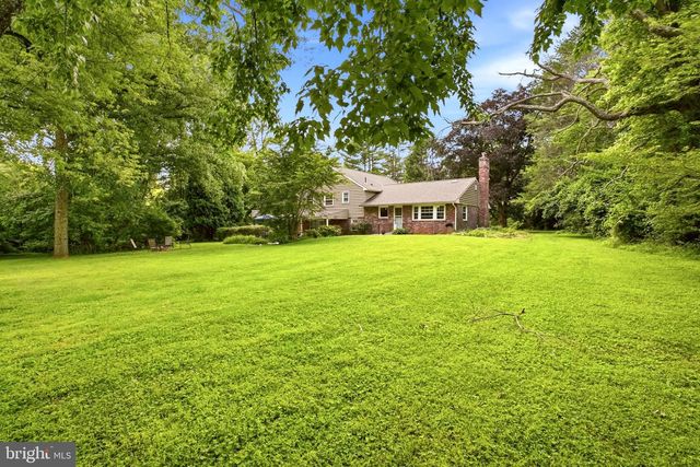 2402 HICKORY HILL RD, Chadds Ford, PA 19317