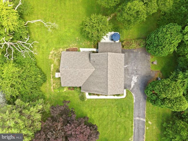 2402 HICKORY HILL RD, Chadds Ford, PA 19317