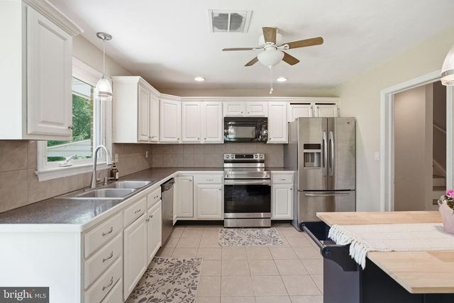 2402 HICKORY HILL RD, Chadds Ford, PA 19317
