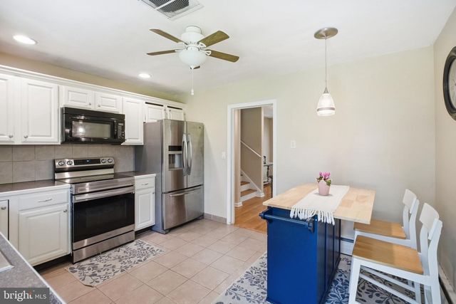 2402 HICKORY HILL RD, Chadds Ford, PA 19317