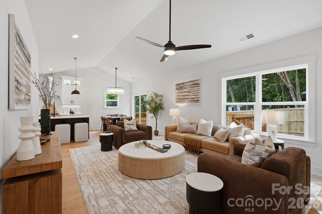 4704 Murrayhill Road, Charlotte, NC 28209