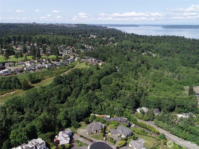 3911 SW Dash Point Rd, Federal Way, WA 98023