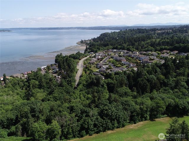 3911 SW Dash Point Rd, Federal Way, WA 98023