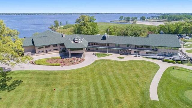 2964 Lakeshore Drive E 204, Muskegon, MI 49441