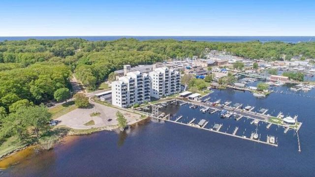 2964 Lakeshore Drive E 204, Muskegon, MI 49441