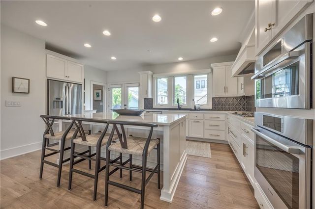 732 W 45th Street, Kansas City, MO 64111