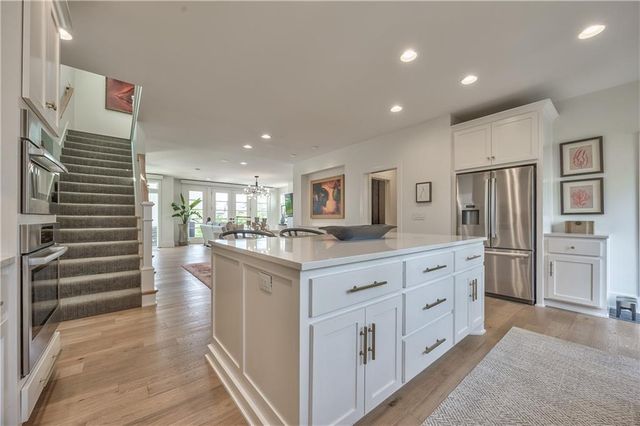 732 W 45th Street, Kansas City, MO 64111