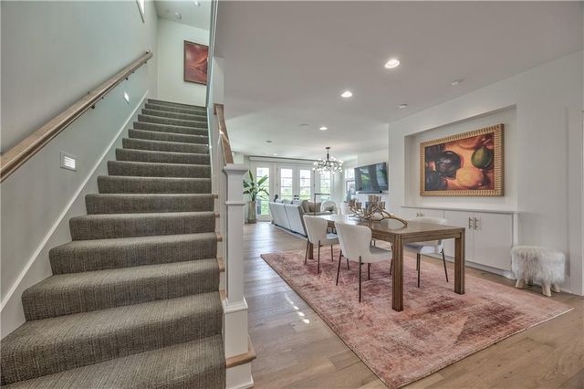 732 W 45th Street, Kansas City, MO 64111