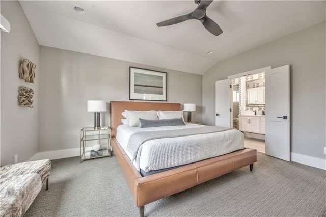 732 W 45th Street, Kansas City, MO 64111