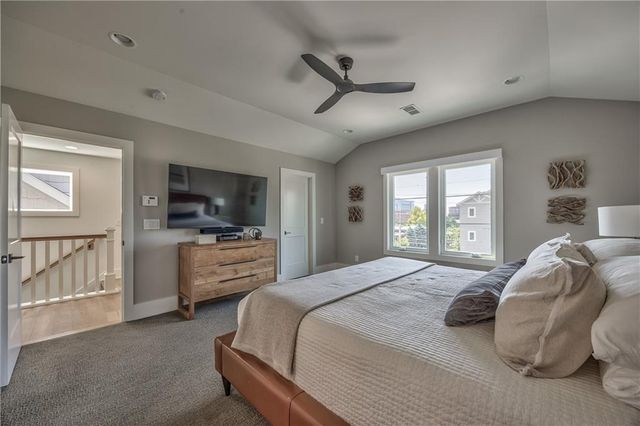 732 W 45th Street, Kansas City, MO 64111