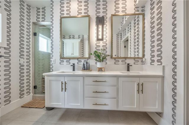 732 W 45th Street, Kansas City, MO 64111