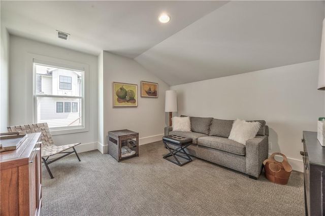 732 W 45th Street, Kansas City, MO 64111