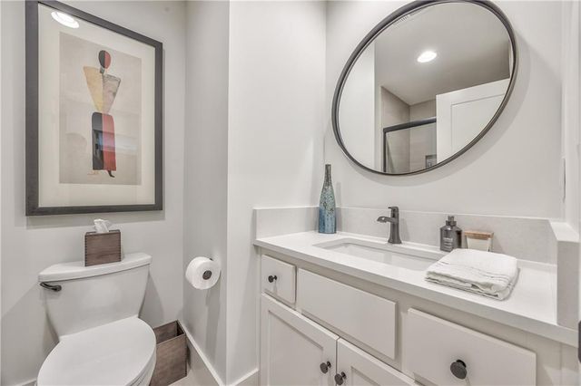 732 W 45th Street, Kansas City, MO 64111