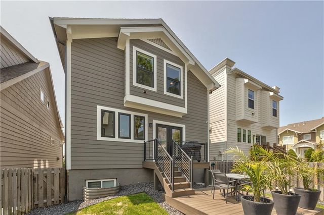 732 W 45th Street, Kansas City, MO 64111