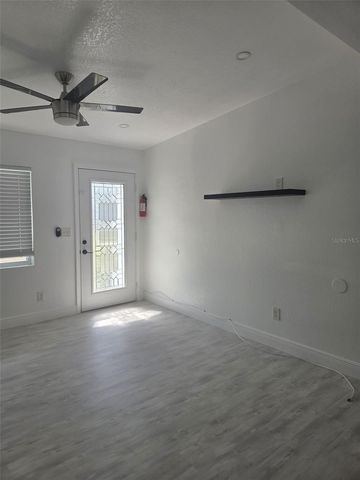 8704 N RENFREW PLACE, Tampa, FL 33604