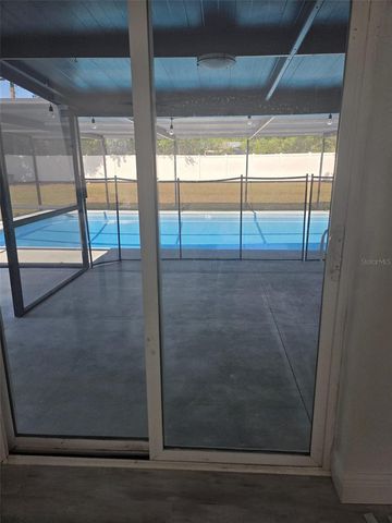 8704 N RENFREW PLACE, Tampa, FL 33604