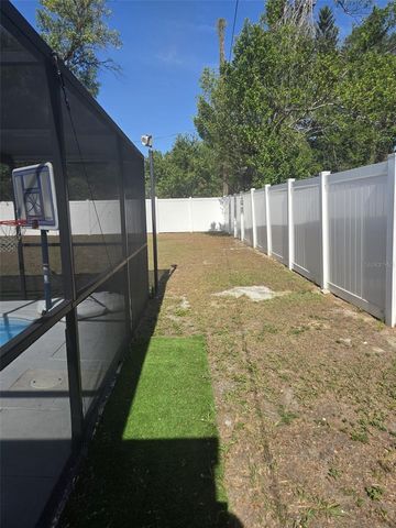 8704 N RENFREW PLACE, Tampa, FL 33604