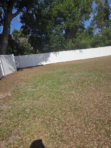 8704 N RENFREW PLACE, Tampa, FL 33604