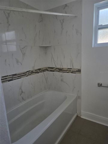 8704 N RENFREW PLACE, Tampa, FL 33604