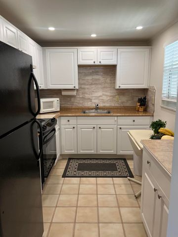 504 Davis Road 95, Palm Springs, FL 33461