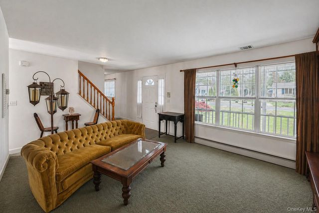 32 Prince Road, Rocky Point, NY 11778