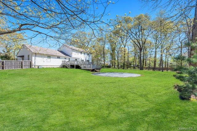 32 Prince Road, Rocky Point, NY 11778