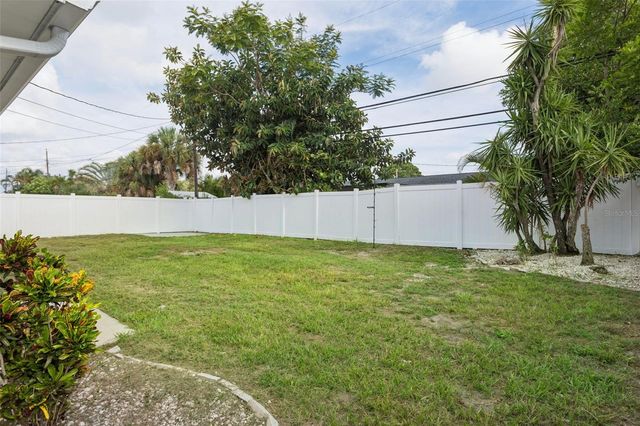 10926 TEMPLE AVENUE, Seminole, FL 33772