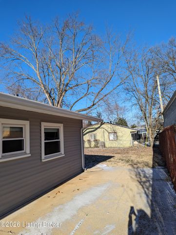 1701 Brentmoor Ln, Louisville, KY 40223