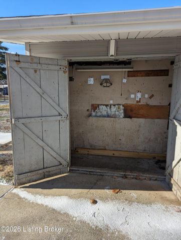 1701 Brentmoor Ln, Louisville, KY 40223