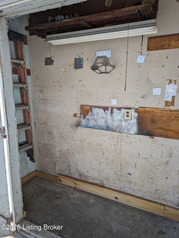 1701 Brentmoor Ln, Louisville, KY 40223