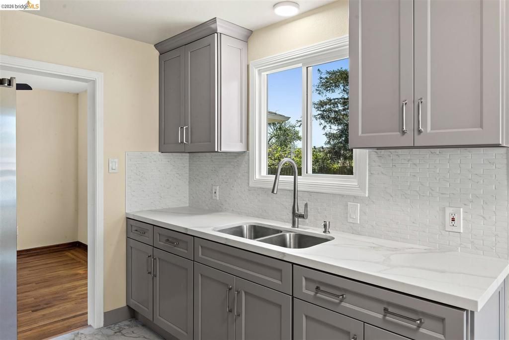 Image 11 of property listing at 1067 Lassen St, Richmond, CA 94805